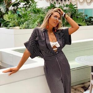 ✨NWT: Chic Striped “Valija” Long Sleeve, Long Legs Romper - Size XS✨